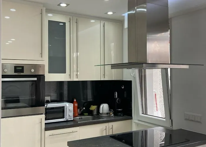 Flaminia 15 - Best View And Free Parking! 아파트 로이커바드